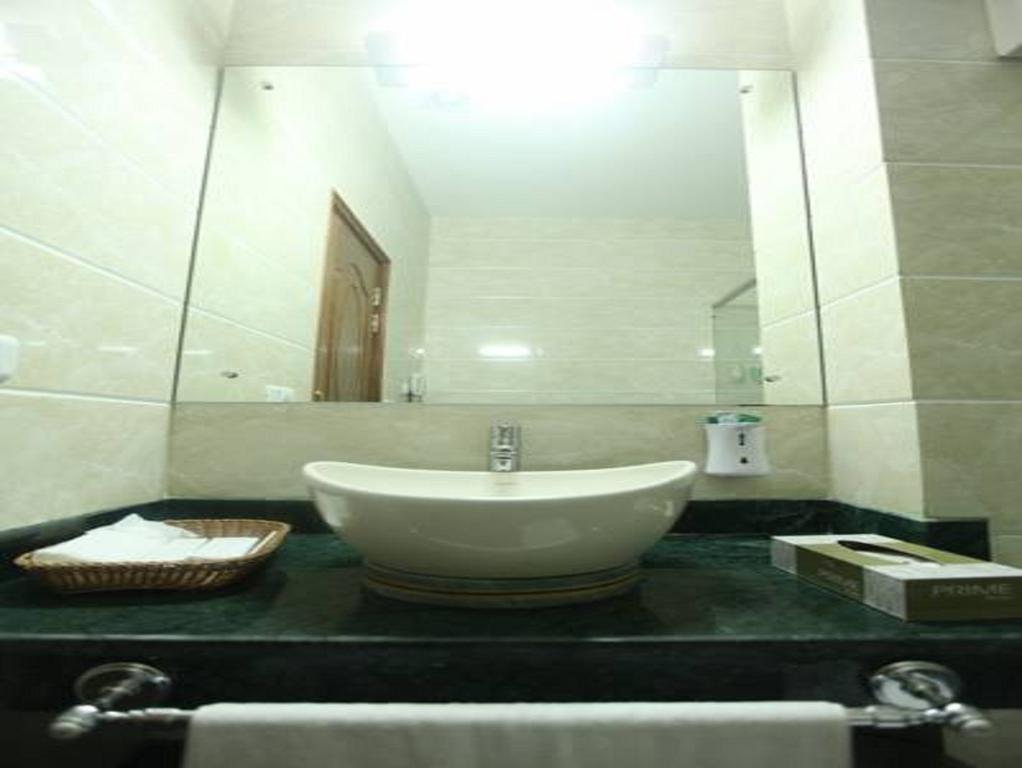 Modi Hotel & Resorts Pinjaur Bagian luar foto