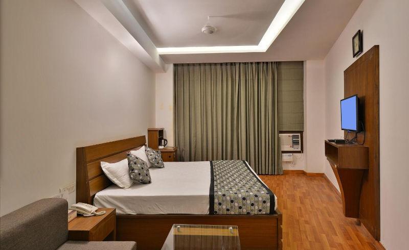 Modi Hotel & Resorts Pinjaur Bagian luar foto